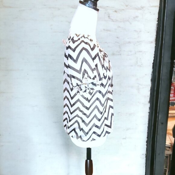 No Boundaries Black & White Diagonal Striped Blouson Short Sleeve Blouse Evening - Picture 3 of 5